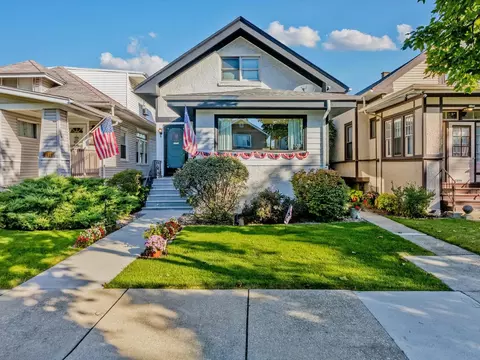 5210 W Dakin St, Chicago, IL 60641