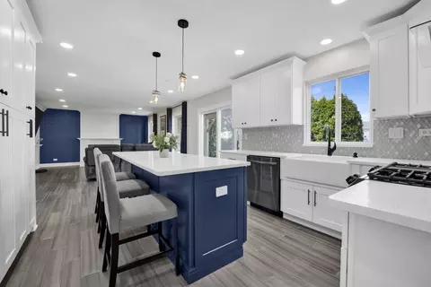 Kitchen - 6909 Twin Falls Dr, Plainfield, IL 60586 photo 3 of 3