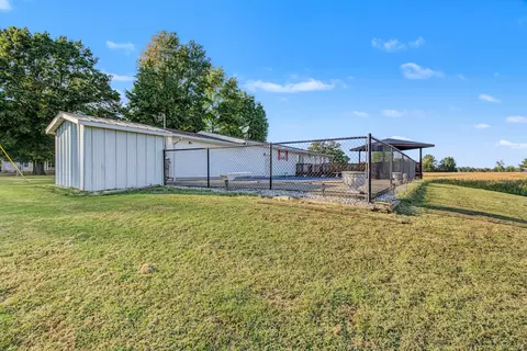 Exterior - 14798 Cherry St, Sesser, IL 62884 photo 5 of 17