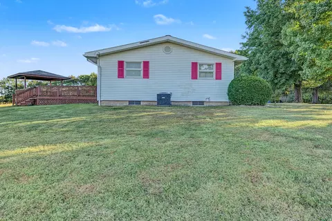 Exterior - 14798 Cherry St, Sesser, IL 62884 photo 4 of 17