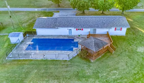 View/Area - 14798 Cherry St, Sesser, IL 62884 photo 2 of 5