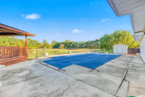 Exterior - 14798 Cherry St, Sesser, IL 62884 photo 7 of 17