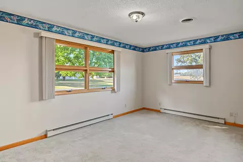 Bedroom - 14798 Cherry St, Sesser, IL 62884 photo 3 of 6
