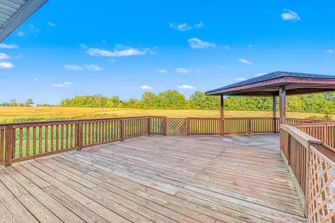 Exterior - 14798 Cherry St, Sesser, IL 62884 photo 9 of 17