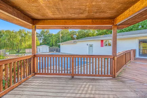 Exterior - 14798 Cherry St, Sesser, IL 62884 photo 15 of 17