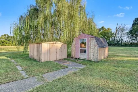 Exterior - 14798 Cherry St, Sesser, IL 62884 photo 16 of 17