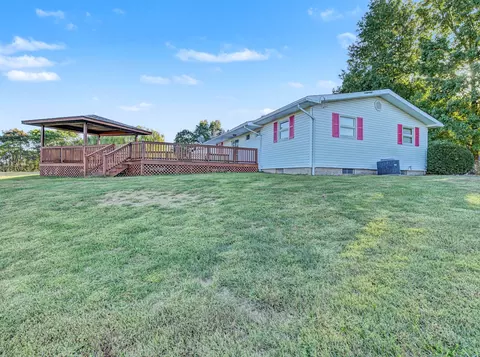 Exterior - 14798 Cherry St, Sesser, IL 62884 photo 3 of 17