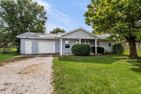 812 W 3rd St, Gilman, IL 60938