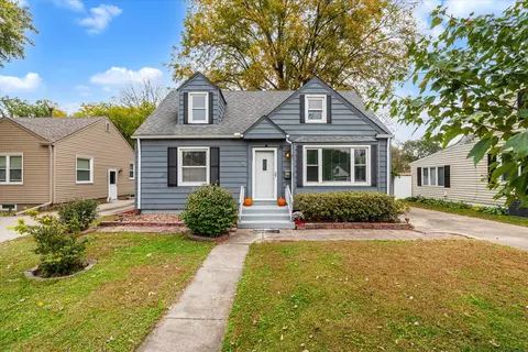 41 Blackhawk Hills Dr, Rock Island, IL 61201