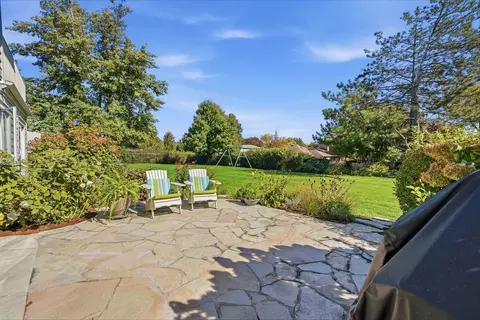 Exterior - 8361 Clynderven Rd, Burr Ridge, IL 60527 photo 4 of 9