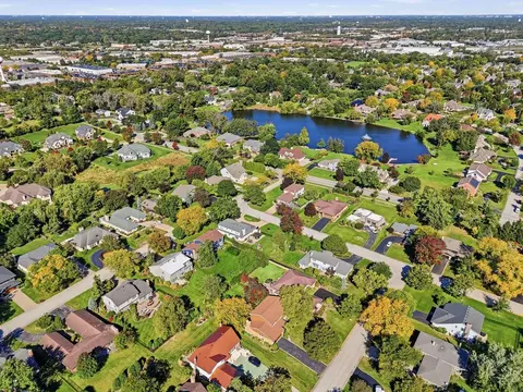 View/Area - 8361 Clynderven Rd, Burr Ridge, IL 60527 photo 6 of 6
