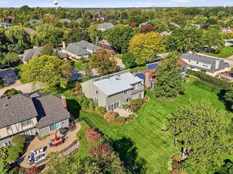 View/Area - 8361 Clynderven Rd, Burr Ridge, IL 60527 photo 2 of 6