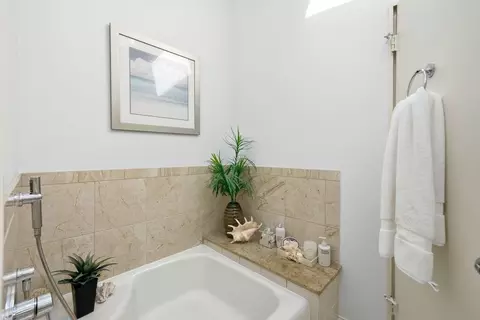 Bath - 8361 Clynderven Rd, Burr Ridge, IL 60527 photo 3 of 3