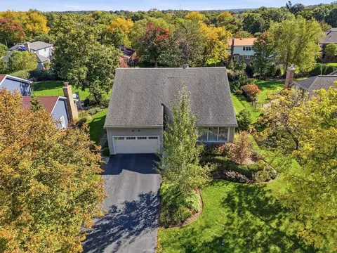 View/Area - 8361 Clynderven Rd, Burr Ridge, IL 60527 photo 1 of 6