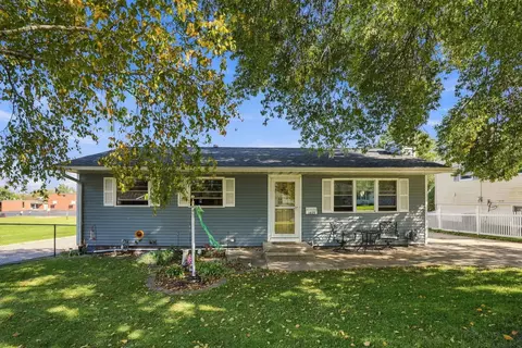 1925 N Elsie Avenue A, Davenport, IA 52804