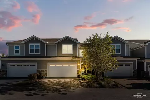 1032 Moraine Dr, South Elgin, IL 60177