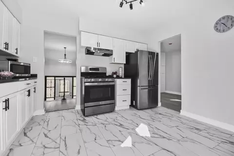 Kitchen - 17000 Pine Ct, Hazel Crest, IL 60429 photo 1 of 3