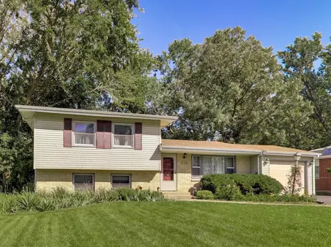278 Union St, Crystal Lake, IL 60014