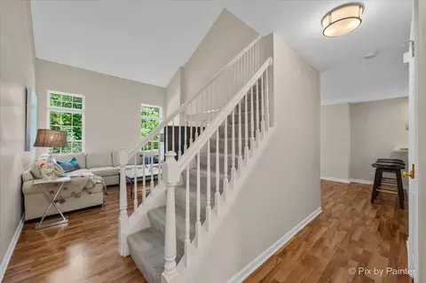 Entry Way - Undisclosed, Roselle, IL 60172 photo 2 of 4