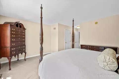 Bedroom - Undisclosed, Roselle, IL 60172 photo 2 of 4