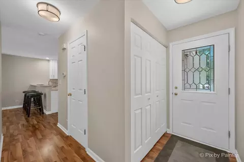 Entry Way - Undisclosed, Roselle, IL 60172 photo 1 of 4