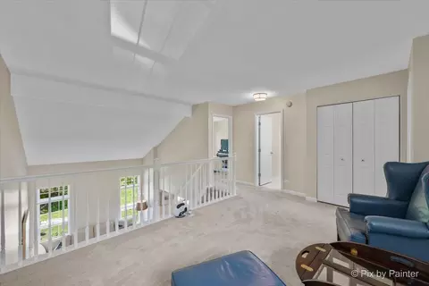 Entry Way - Undisclosed, Roselle, IL 60172 photo 3 of 4