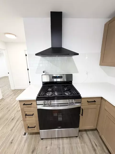 Kitchen - 143 E 119th St, Chicago, IL 60628 photo 3 of 7