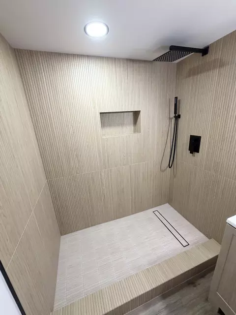 Bath - 143 E 119th St, Chicago, IL 60628 photo 5 of 5