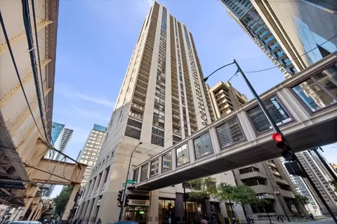 200 N Dearborn St #4001, Chicago, IL 60601