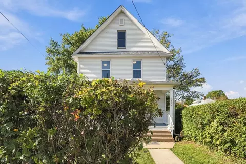 2528 Farnam St, Davenport, IA 52803