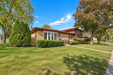 Exterior - 36 S Highview Ave, Addison, IL 60101 photo 5 of 5
