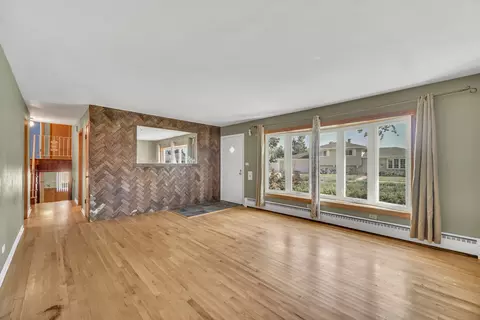 Living - 36 S Highview Ave, Addison, IL 60101 photo 3 of 5