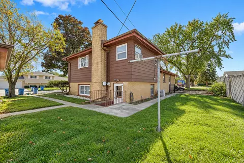 Exterior - 36 S Highview Ave, Addison, IL 60101 photo 3 of 5