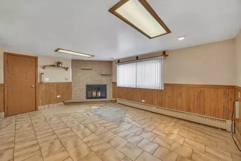Living - 36 S Highview Ave, Addison, IL 60101 photo 5 of 5