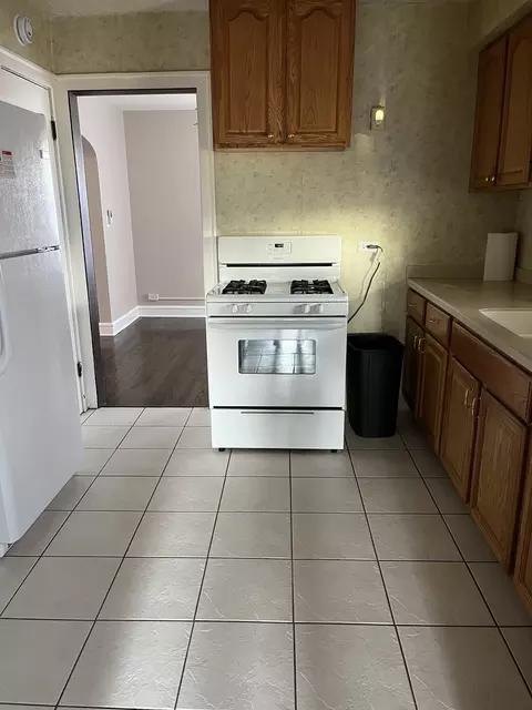 Kitchen - 2428 S 17th Ave, Broadview, IL 60155 photo 2 of 2