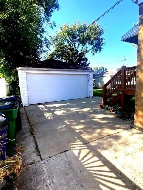 Exterior - 2428 S 17th Ave, Broadview, IL 60155 photo 2 of 4