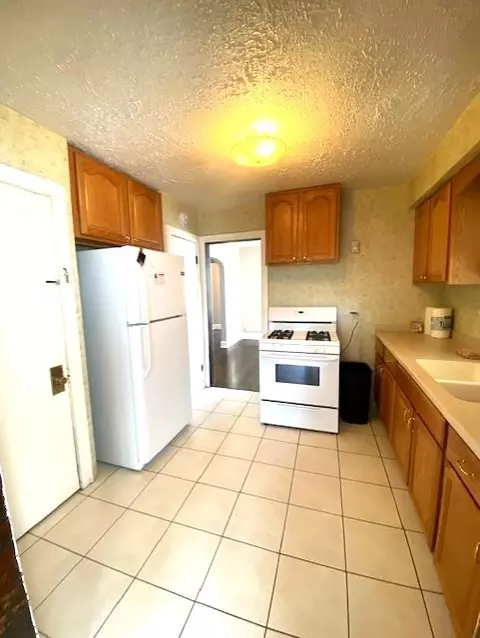 Kitchen - 2428 S 17th Ave, Broadview, IL 60155 photo 2 of 2