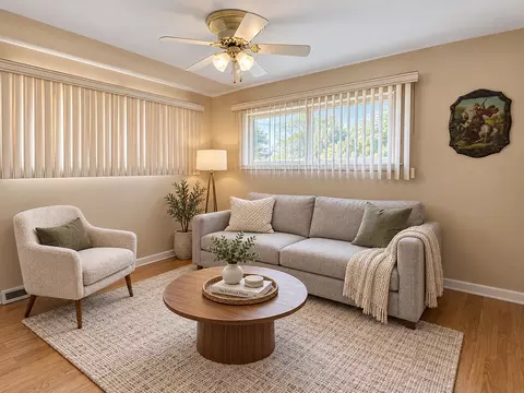 Living - 4253 W Devon Ave, Chicago, IL 60646 photo 4 of 4