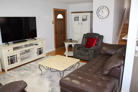 Living - 4253 W Devon Ave, Chicago, IL 60646 photo 3 of 4