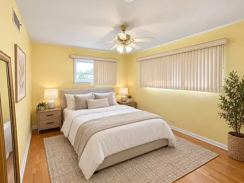 Bedroom - 4253 W Devon Ave, Chicago, IL 60646 photo 1 of 1