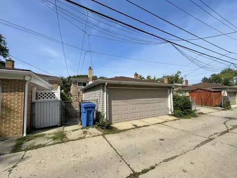 Exterior - 4253 W Devon Ave, Chicago, IL 60646 photo 3 of 4