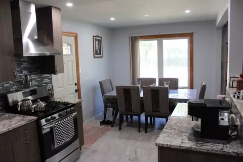 Kitchen - 4253 W Devon Ave, Chicago, IL 60646 photo 2 of 4