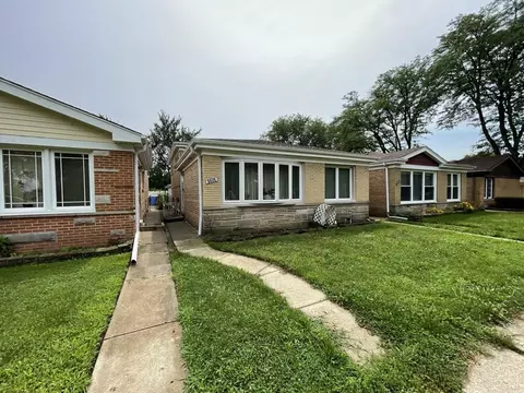 4253 W Devon Ave, Chicago, IL 60646