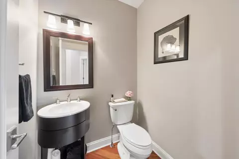 Bath - 25860 Prairie Hill Ln, Plainfield, IL 60585 photo 4 of 7