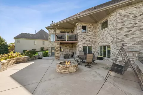 Exterior - 25860 Prairie Hill Ln, Plainfield, IL 60585 photo 6 of 10