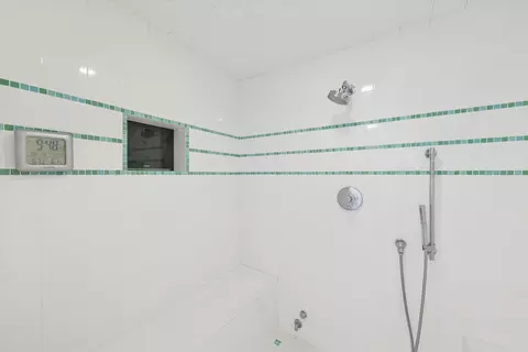 Bath - 25860 Prairie Hill Ln, Plainfield, IL 60585 photo 7 of 7
