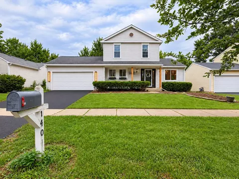 Exterior - 1401 Knoll Dr, Naperville, IL 60565 photo 8 of 10