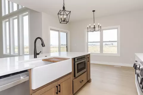Kitchen - 2190 Thatcher Dr, Normal, IL 61761 photo 5 of 6