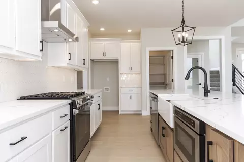 Kitchen - 2190 Thatcher Dr, Normal, IL 61761 photo 4 of 6