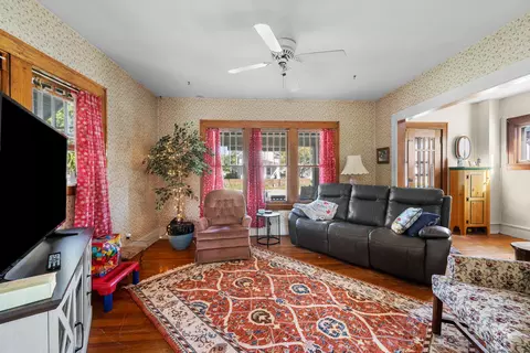 Living - 504 19th Ave, Moline, IL 61265 photo 1 of 3
